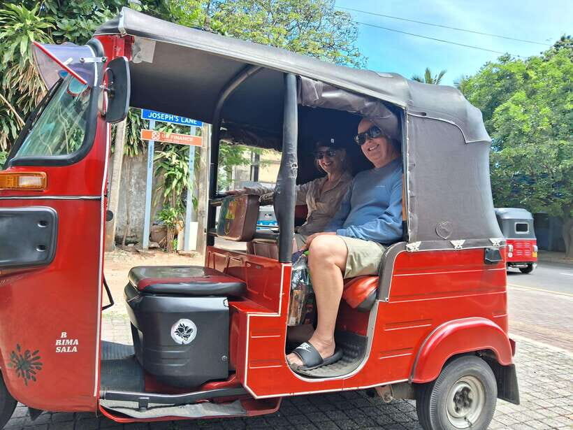 Colombo: Private Guided Tuk Tuk City Tour with Hotel Pickup - Pettah Market and the Red Mosque: street energy with guidance