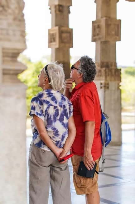 Colombo: Private Tuk-Tuk City Tour with Guide & All Tickets - Temples and parks without the guesswork: Gangaramaya and Viharamahadevi