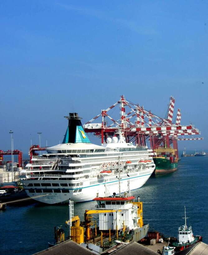 Colombo Shore Excursion, History Legacy and hidden gems - Bandaranaike Memorial International Conference Hall: the fast architecture photo stop