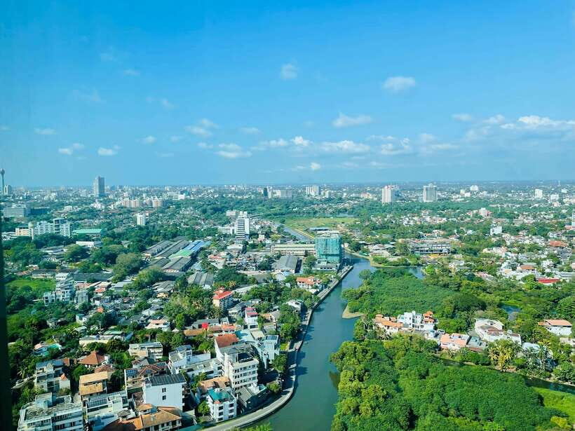 Colombo Shore Excursion, History Legacy and hidden gems - Galle Face Green: your seaside walk break