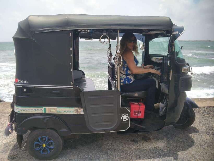 Colombo Sightseeing Private Tour by Tuk Tuk MorningOREvening - Galle Face Green: where the city breathes near the water