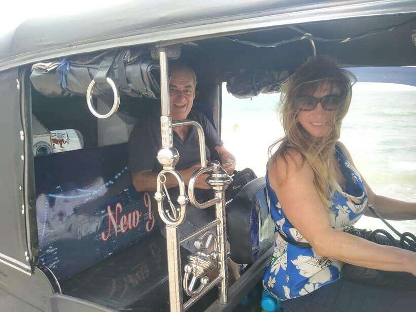 Colombo Sightseeing Private Tour by Tuk Tuk MorningOREvening - Pettah Market and Viharamahadvi Park: your energy reset
