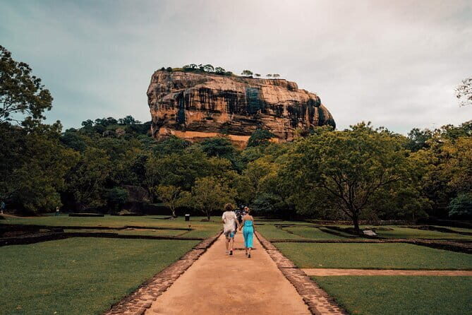 Colombo to Kandy Shuttle with Dambulla Sightseeing Tour - Sigiriya Rock Fortress: the climb, frescoes, and how to enjoy it calmly