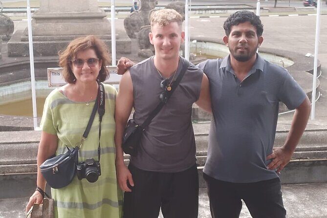 Colombo Tuk Tuk City Tour - Red Mosque, Pettah Market, and the Hindu kovils with dress rules