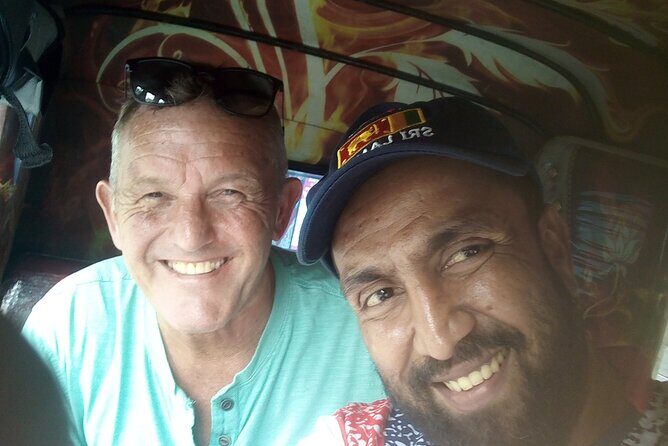 Colombo Tuk Tuk city tour with friendly Tuk driver(All inclusive) - Colombo Lighthouse, Fort Clock Tower, and the historic Cargills building
