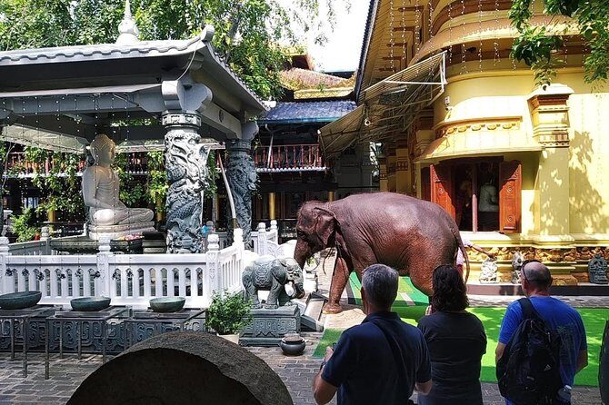 Colombo TUK TUK CITY Tours -Sightseeing Entry Fees - Key gates, prisons, and old colonial buildings: what to notice without rushing