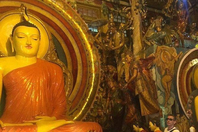 Colombo TUK TUK CITY Tours -Sightseeing Entry Fees - Independence Memorial Hall, Town Hall, Victoria Park, and Galle Face Green