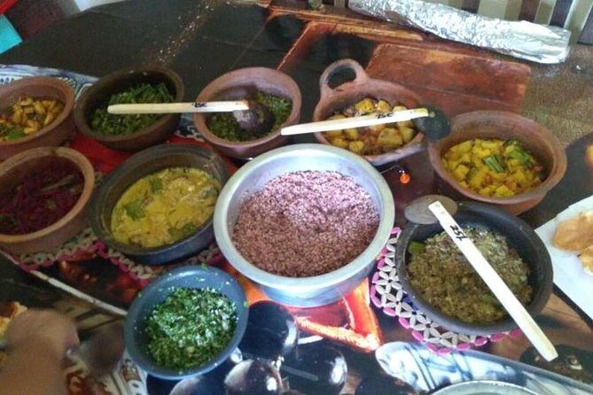 cooking lesson - The Bentota market stop: choosing spices and (optional) fish or meat