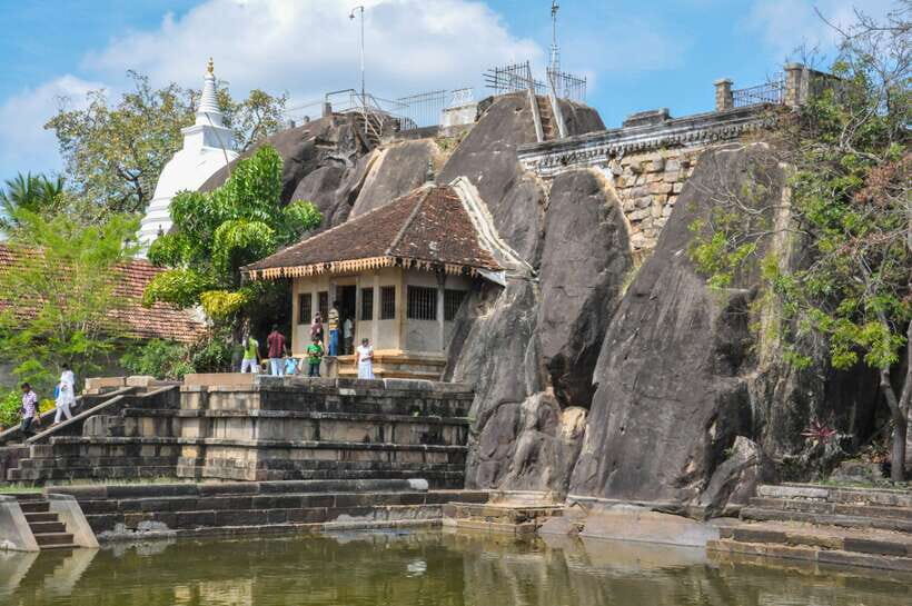 Dambulla: Anuradhapura and Mihintale Day Tour - The Driver and Guide Experience: What Makes This Tour Feel Smooth