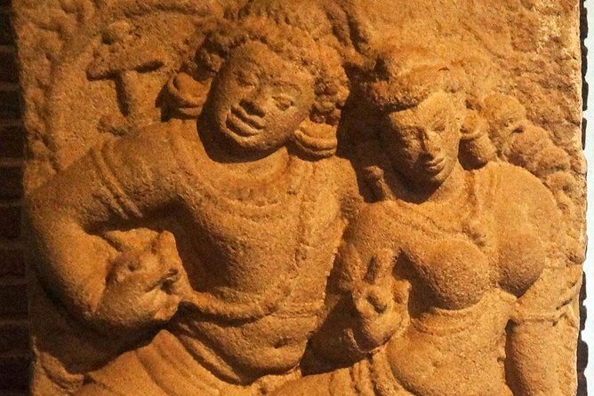 Day Tour Anuradhapura from Kandy by Lux Tours Lanka - Isurumuniya Temple: the lotus pond stop that adds charm