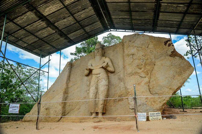 Day Tour from Dambulla to Sigiriya or Pidurangala & Polonnaruwa - Sigiriya Citadel Rock: the climb starts with a story