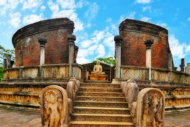 Day Tour from dambulla to Sigiriya & Polonnaruwa - Stop 2: Polonnaruwa’s Quadrangle and compact ruins