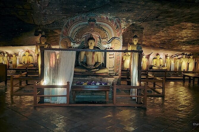 Day Tour Kandy to Sigiriya with Dambulla Cave Temple Excursion - Matale’s Sri Muthumari Amman Kovil stop: a calmer start before the big sights