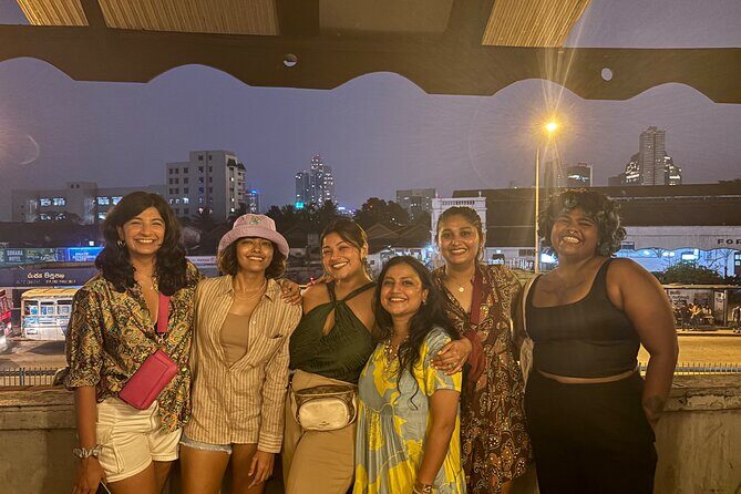 Dodgy Bar Tour in Colombo - Pettah Market: the first hour is all about the streets