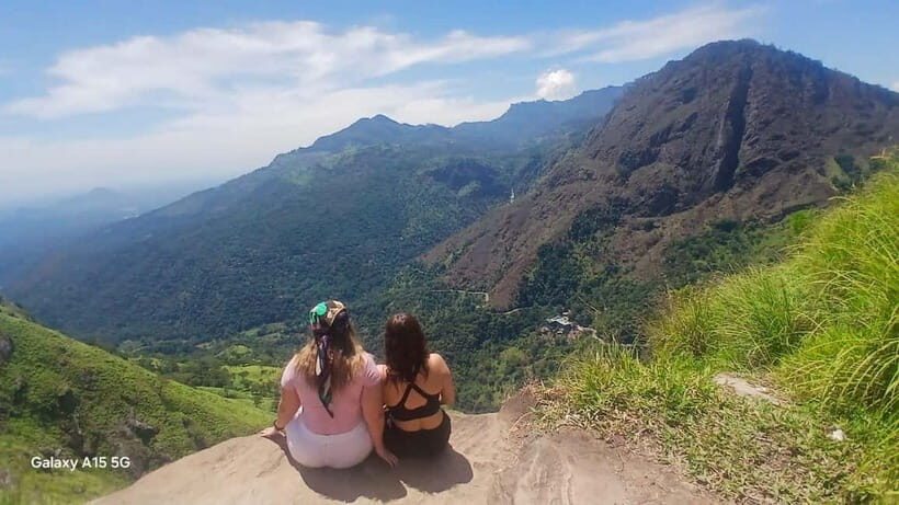 Ella: 9 Arches Bridge, Little Adam's Peak, Tea Factory - Transport, pacing, and how the day actually feels