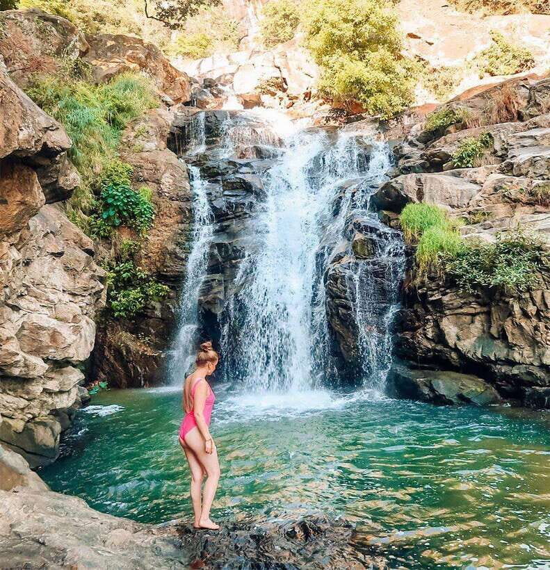 Ella: Little Adam's Peak, 9 Arch Bridge, Ravana Falls Tour - Ravana Falls: a waterfall stop with just enough time