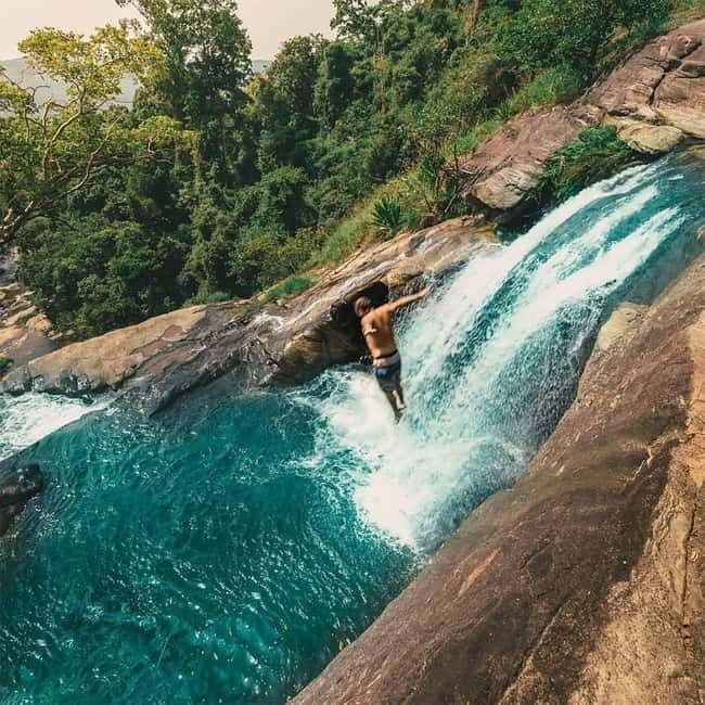 Ella: Ravana and Upper Diyaluma Falls Guided Tour - English guide support: it changes how smoothly the day goes
