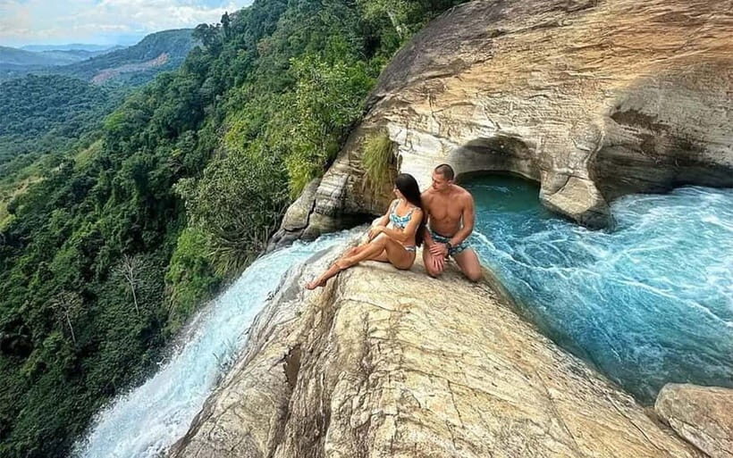 Ella: Ravana and Upper Diyaluma Falls Guided Tour - Ravana Falls: 25 meters of power and an easier start