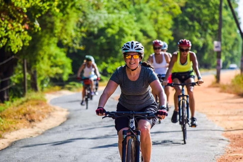 Ella, Sri Lanka Cycle Zone Bike Tour - Meeting at Siloam: Simple Start, Quick Setup