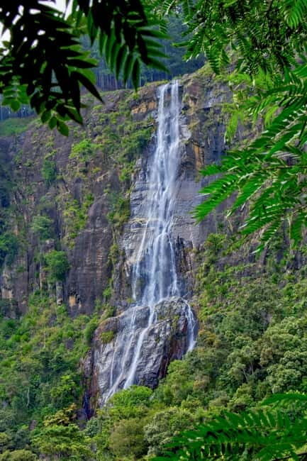 Ella: Waterfall hunting Hike to Bambarakanda and Lanka Falls - Lanka Ella Falls: the pool swim that makes the day feel different