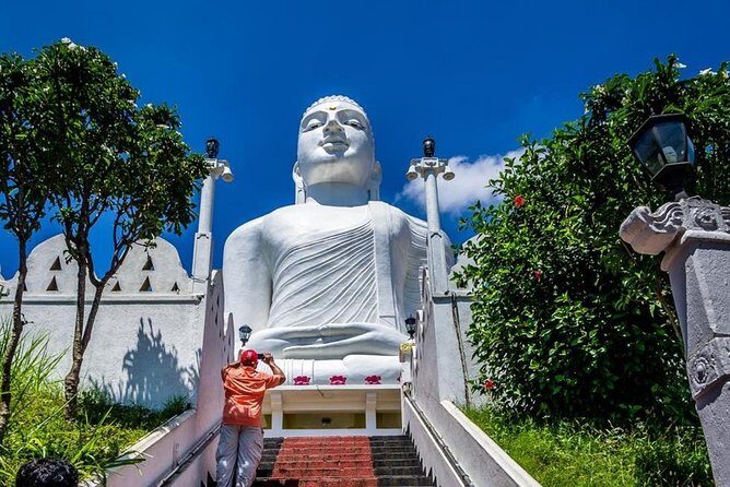 Evening Tour at the Last Kingdom of Sri Lanka, Kandy - Helga’s Folly at the ANTI Hotel: A Quick, Oddball Start