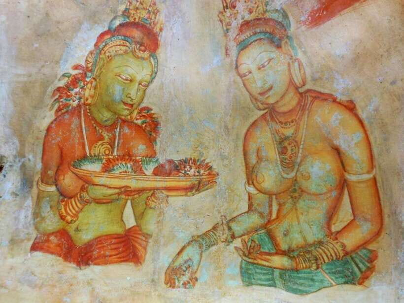Exclusive: Sigiriya Fortress & Polonnaruwa Guided Tour - Polonnaruwa: 2 hours inside a compact 12th-century royal capital
