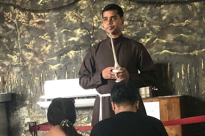Explore Colombo by Tuk Tuk Morning & evening (Private Tours) - Red Mosque to Gangaramaya: religious architecture and local meaning