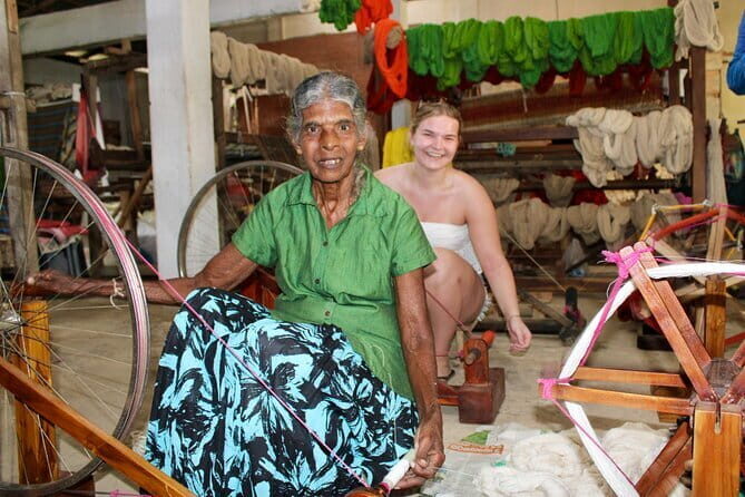 Explore Galle's Hidden Gems & Dine With Locals - Galle Dutch Fort ramparts loop: classic views with a local pace