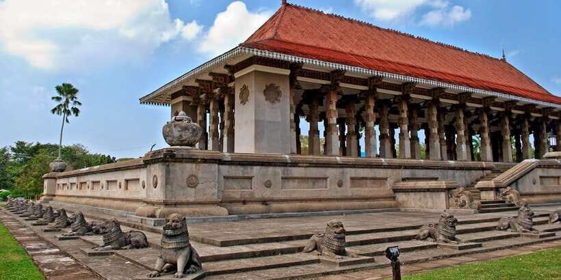 Explore The Colombo City by Private Tuk Tuk or Car - The Western Province Block: Gardens, Temples, Shopping, and a Gem Mine Stop
