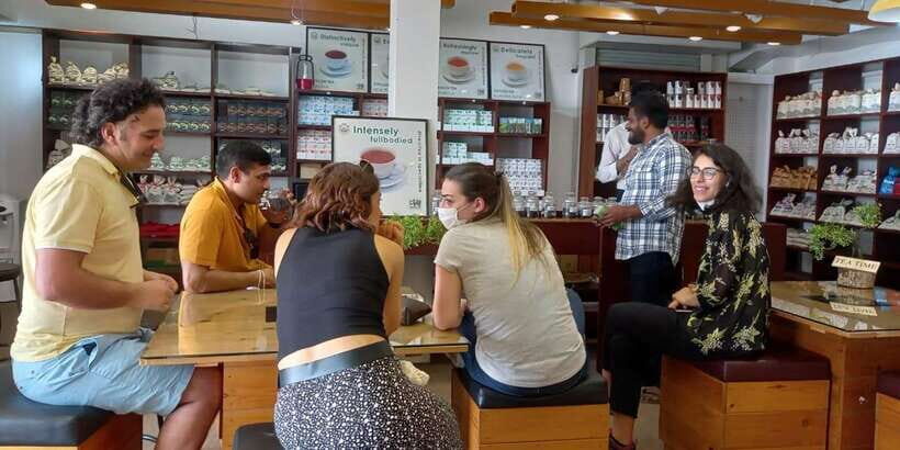 Explore The Colombo City by Private Tuk Tuk or Car - Pettah Market: Where Colombo Life Shows Up Fast