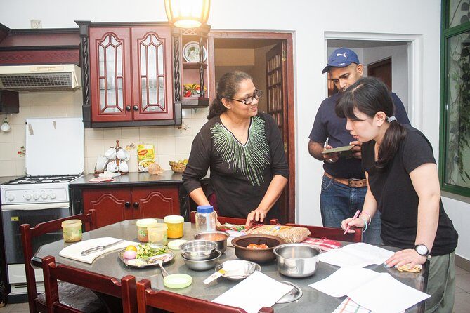 Flavours of Sri Lanka - A 3:30 pm cooking class in Kandy at Glory Homestay