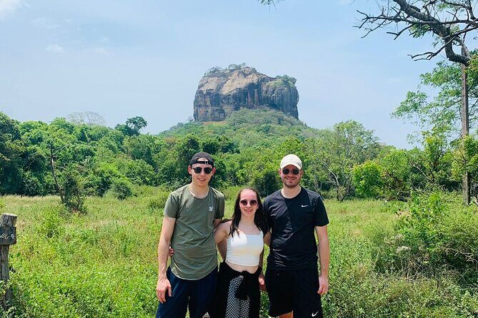 From Colombo: Sigiriya and Dambulla Day Trip and Safari - The Golden Temple stop: a brief add-on inside the same UNESCO world