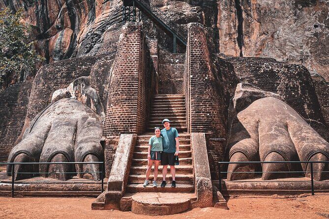 From Colombo: Sigiriya and Dambulla Day Trip and Safari - A brief market/wholesale stop (and what it’s for)