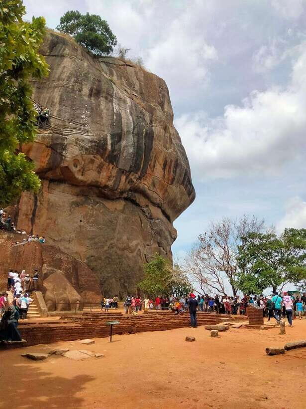 From Colombo: Sigiriya Rock, Dambulla & Minneriya 4x4 Safari - Sigiriya Lion Rock Fortress: Climb Strategy for Heat and Humidity
