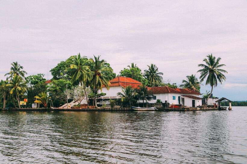 From Galle: Exclusive Madu River Safari & Turtle Hatchery - The road run: what the 8:30 pickup really means