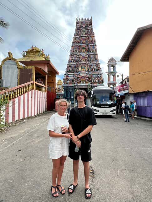 From Negombo: Colombo City Tour by Tuk Tuk with Hotel Pickup - Galle Face Green: the sea breeze start