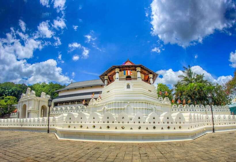 From Nuwara Eliya To Kandy Drop Tour - Bahirawakanda temple, views from the top, and the Kandyan culture add-on