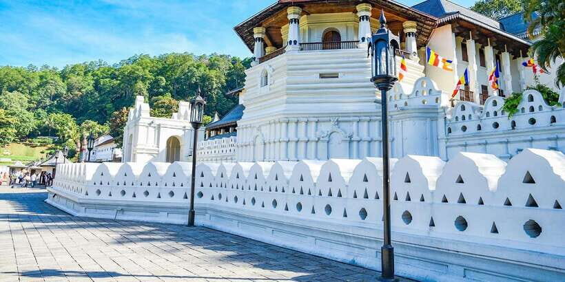 From Sigiriya: Kandy Transfer with Dambulla and Spice Garden - Pickup and Transport: Private, English Driver, and Where the Time Goes