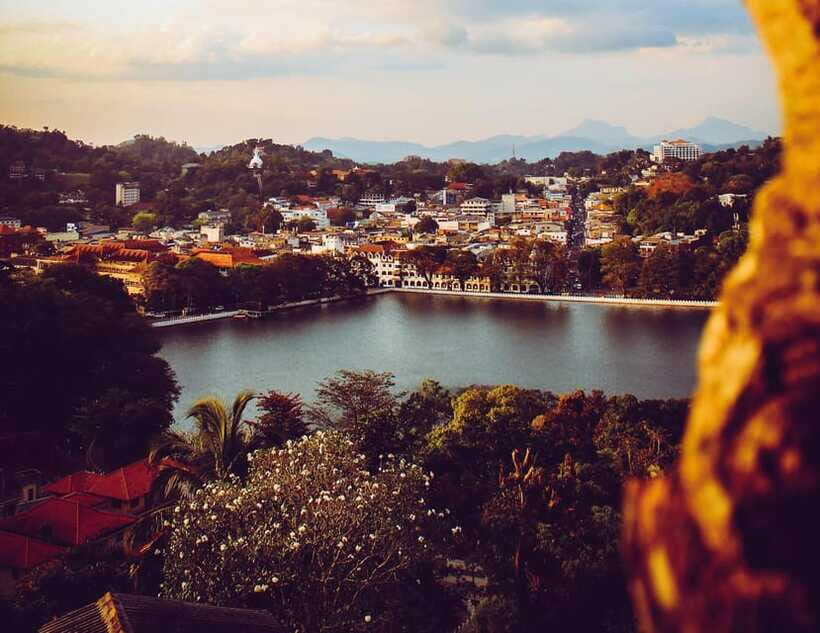 Full Coverage Kandy City Day Tour - Commonwealth War Cemetery and Quiet Reflection in Kandy
