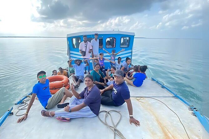 Full Day Tour Delft and Nainativu Island Adventure from Jaffna - Delft Beach swim and the seafood lunch break that actually matters