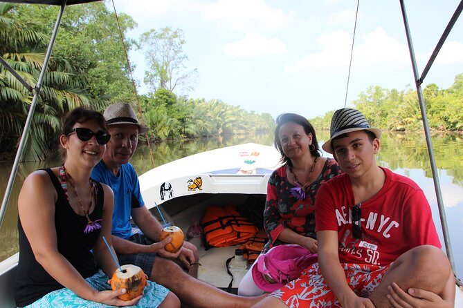 Galle Day Tour: Boat Safari, Dutch Fort, Stick Fishing & Turtles - Sea turtles at the Victor Hasselblad center: the emotional stop
