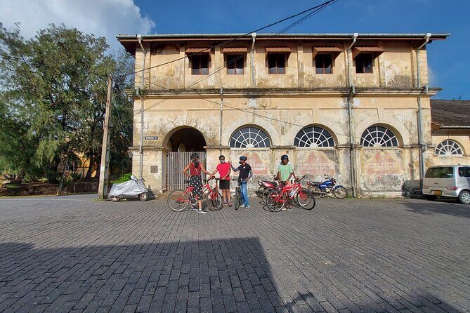 Galle Fort and City Cycling Tour - Choice of E-Bike or Manual - The Dutch Fort walls and what makes them feel different