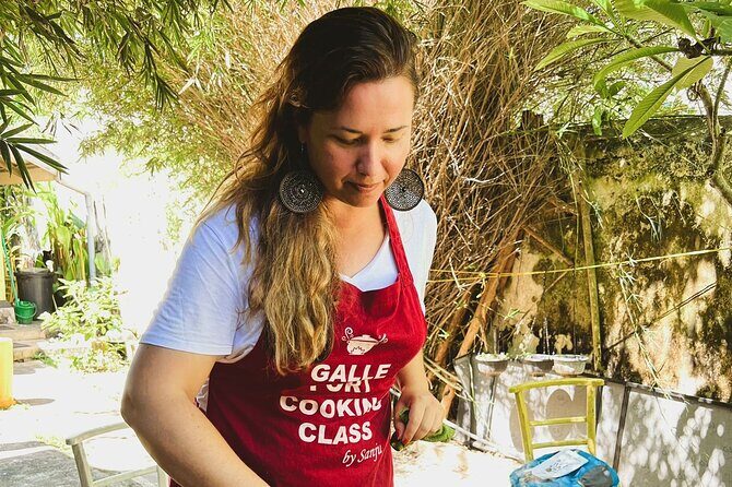 Galle Fort cooking class - Cooking in the back garden of Galle Fort