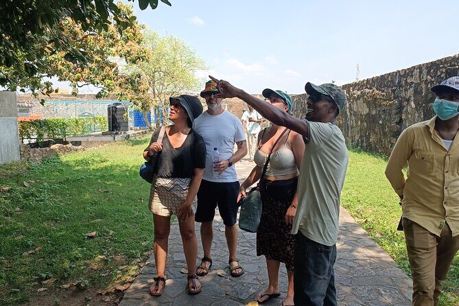 Galle Fort Walking Tour with a local guide - Old Town and fortifications: how to read the walls