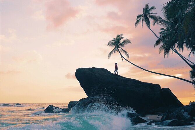 Galle Instagram Tour: Most Famous Spots (Private & All-Inclusive) - Mihiripenna Beach and the Frog Rock: Quirky Coast, Strong Payoff