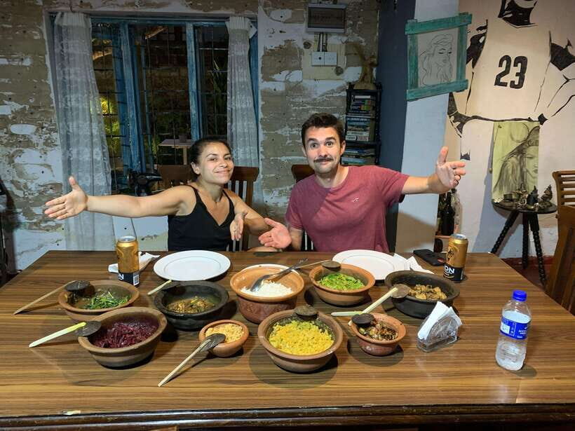 Galle: Traditional Sri Lankan Cooking Class - Kotapola cooking in a family kitchen near Galle