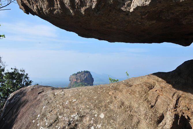 Guided Hike & Picnic with an Amazing View on Pidurangala Rock - Stop 2: Pidurangala Royal Cave Temple as a meaningful pause