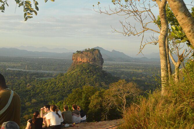Guided Hike & Picnic with an Amazing View on Pidurangala Rock - Summit picnic and 360-degree views: the payoff plan