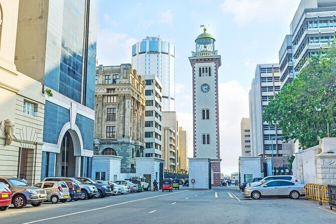 Half Day City Tour of Colombo - Viharamahadevi (Victoria) Park and Independence Square: a breather in the city center