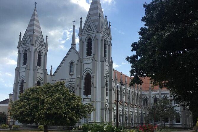 Half-Day Negombo City Tour with Ayurvedic Massage & Local Lunch - Where St. Sebastian’s Finishes and Your Massage Begins